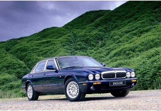 JAGUAR-XJ8--1997-1998-
