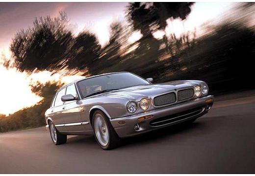 JAGUAR-XJ8--1997-1998-