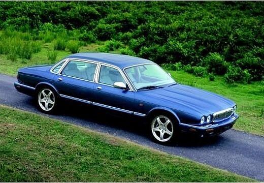 JAGUAR-Daimler-V8--1997-1998-