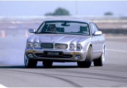 Jaguar XJR Limousine (seit 2009) Jaguar XJR Limousine (seit 2009)