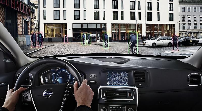 Das City Safety System, das Auffahrunfälle im Geschwindigkeitsbereich bis 50 km/h verhindert, ist serienmäßig