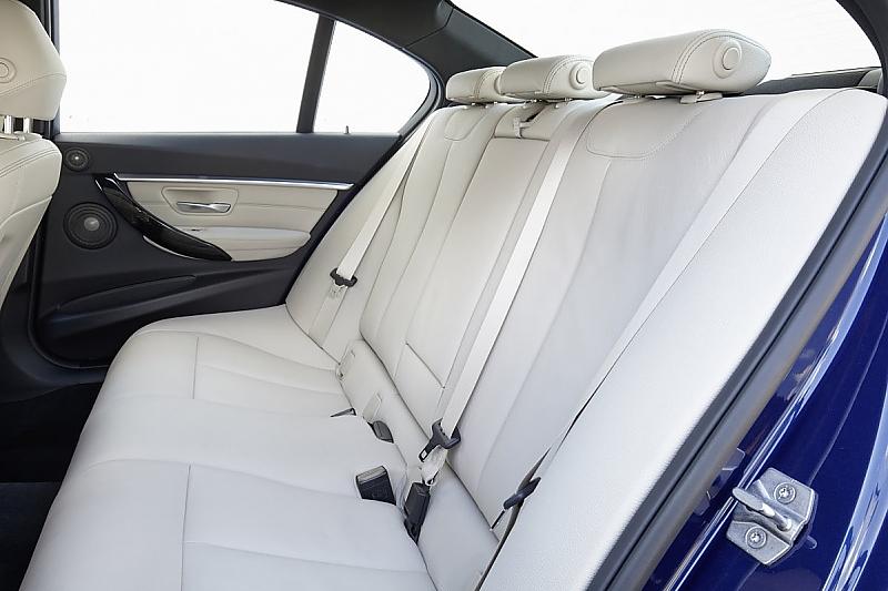 BMW 340i Modellpflege 2015 - das Platzangebot im Fond ist ausreichend
