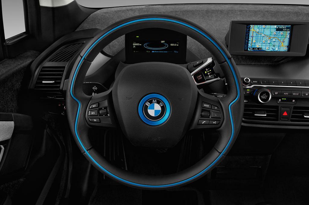 BMW I3 (Baujahr 2017) - 5 Türen Lenkrad