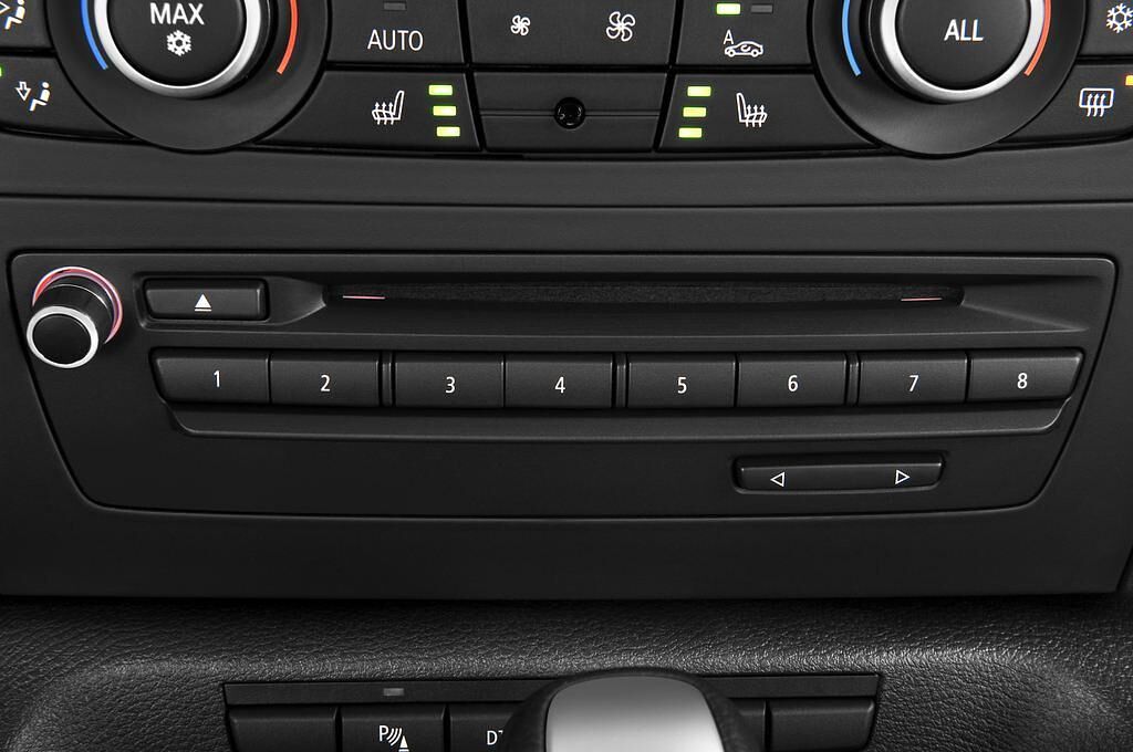 BMW X1 (Baujahr 2010) xDrive20d 5 Türen Radio und Infotainmentsystem