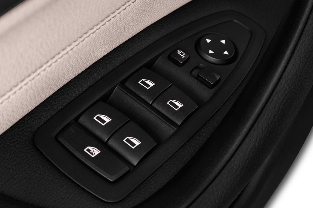 BMW X1 (Baujahr 2016) xLine 5 Türen Bedienungselemente Tür