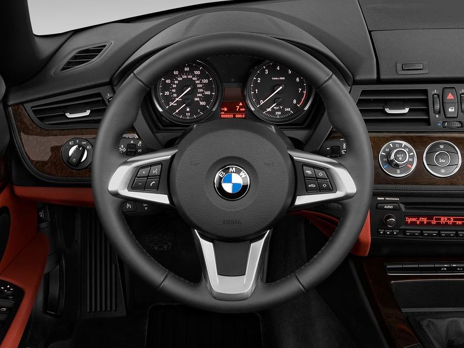 BMW Z4 (Baujahr 2010) sDrive30i 2 Türen Lenkrad