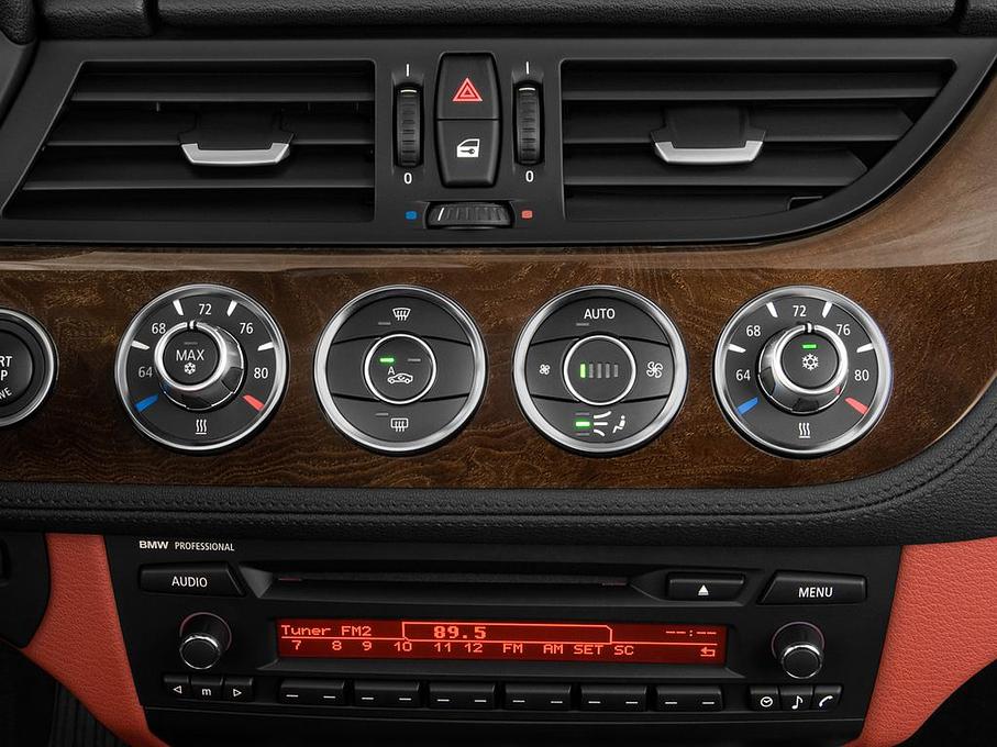 BMW Z4 (Baujahr 2010) sDrive30i 2 Türen Temperatur und Klimaanlage
