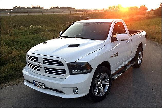 Der Ram ist fürchterlich groß, aber er hat eine irre Anziehungskraft und sehr viele Talente. Für 52.900 Euro inklusive Vollausstattung wird man kaum mehr Auto bekommen