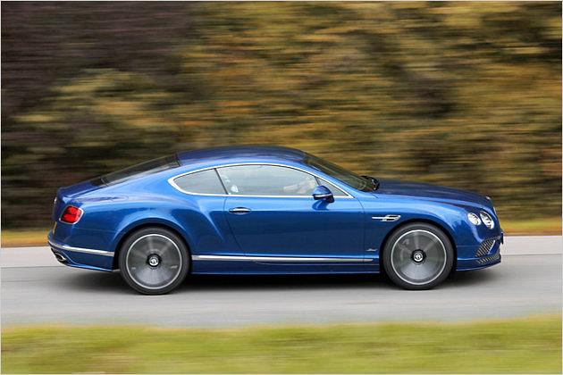 Der Conti GT wirkt größer, als es seine 4,80 Meter Länge vermuten lassen. Neu in der Seitenansicht: Das fliegende Bentley-B in den vorderen Kotflügeln
