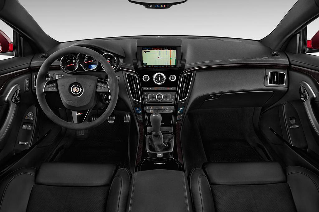 Cadillac CTS (Baujahr 2011) V 2 Türen Cockpit und Innenraum