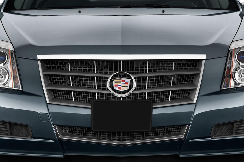 Cadillac CTS (Baujahr 2009) Elegance 4 Türen Kühlergrill und Scheinwerfer