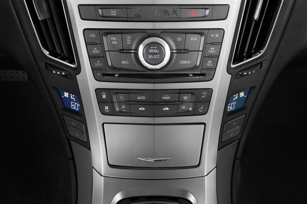 Cadillac CTS (Baujahr 2009) Elegance 4 Türen Temperatur und Klimaanlage