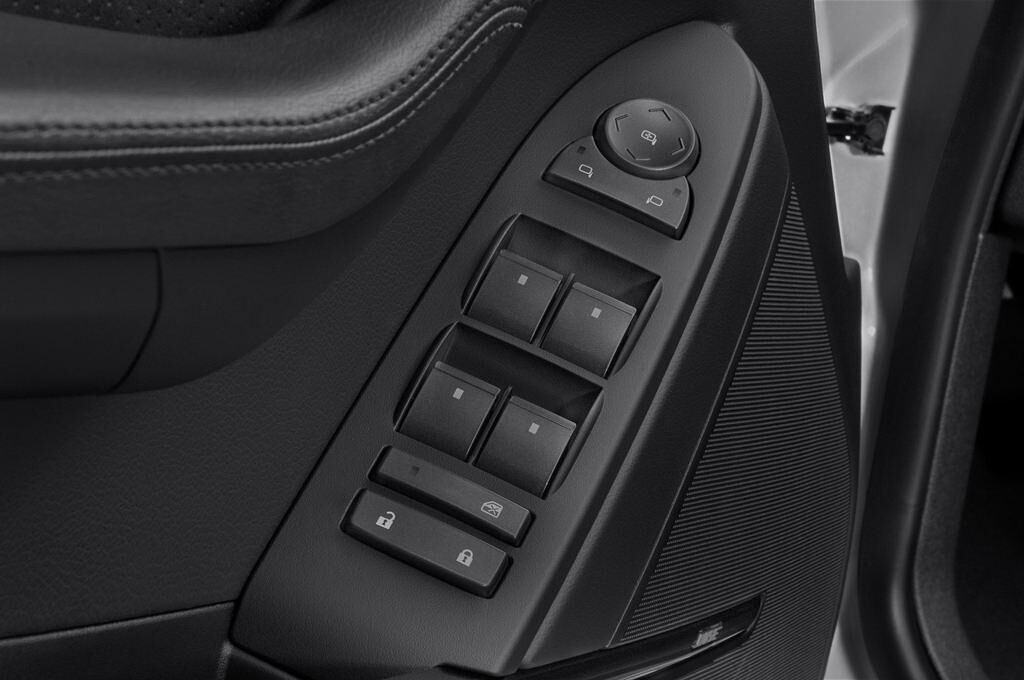 Cadillac CTS (Baujahr 2011) V 4 Türen Bedienungselemente Tür