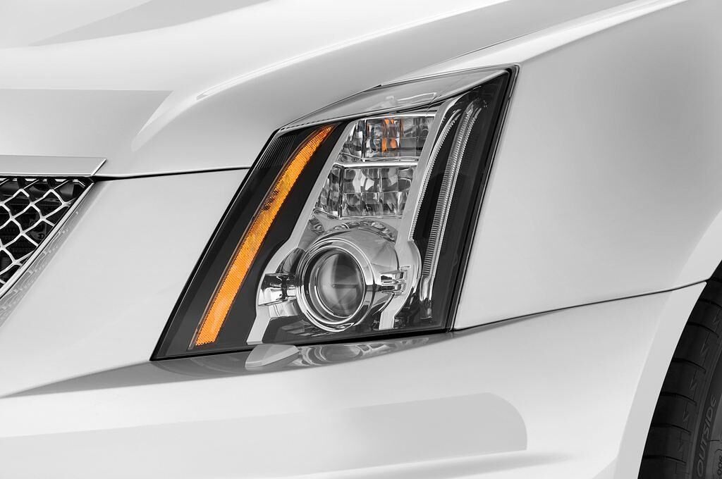 Cadillac CTS (Baujahr 2011) V 4 Türen Scheinwerfer