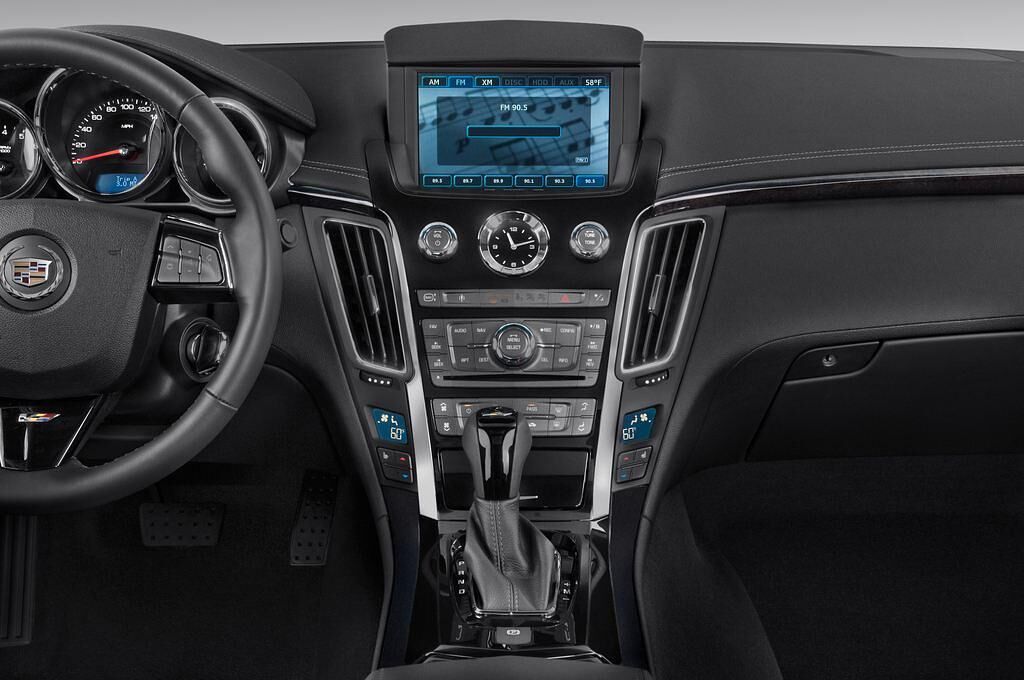 Cadillac CTS (Baujahr 2011) V 4 Türen Mittelkonsole