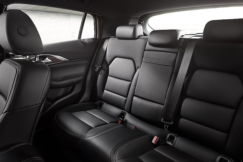 Infiniti Q30