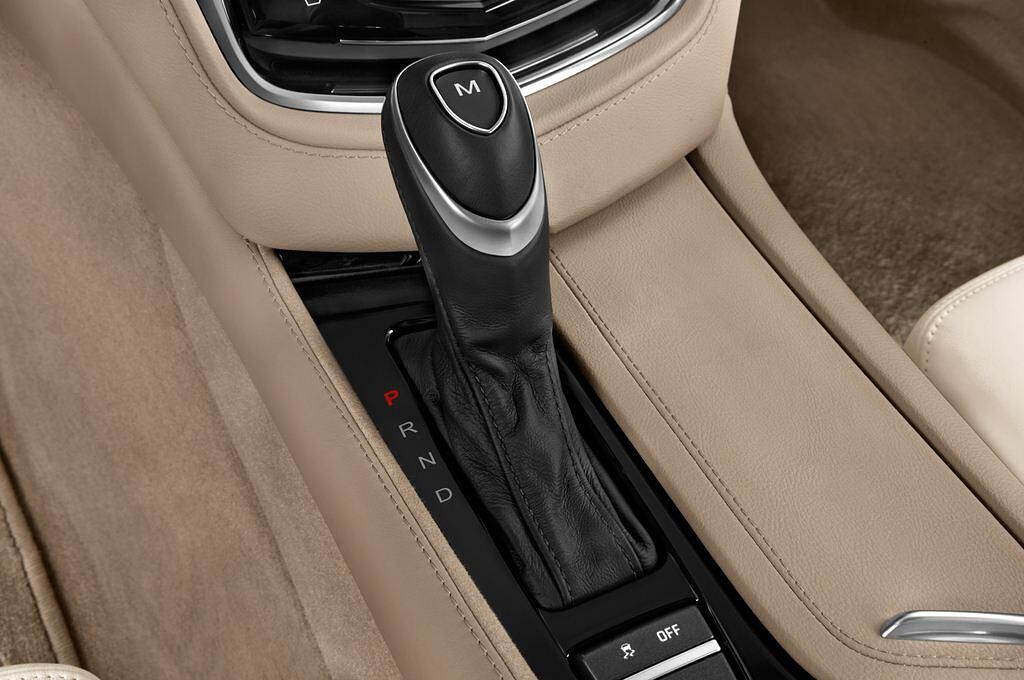 Cadillac CTS (Baujahr 2013) - 4 Türen Schalthebel