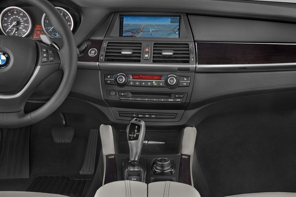 BMW X6 (Baujahr 2010) Active Hybrid 5 Türen Mittelkonsole