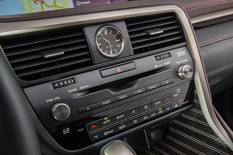 Lexus RX 450h - deutlich aufgeräumter als bisher