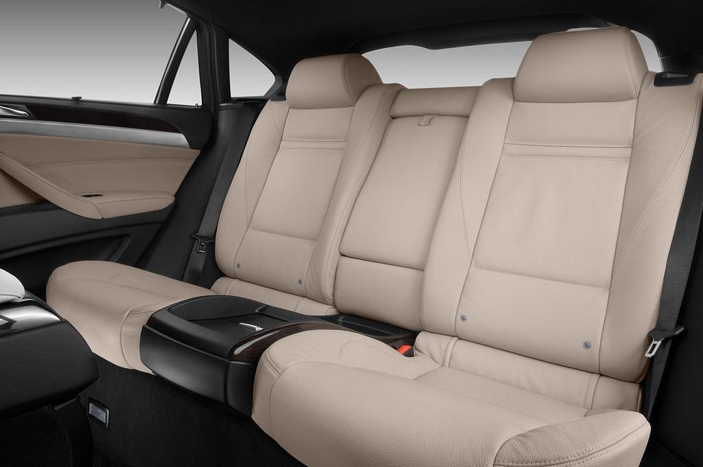 BMW X6 (Baujahr 2010) xDrive35i 5 Türen Rücksitze