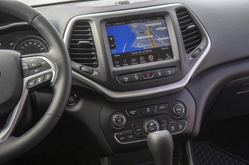 Das Infotainment-System ist nicht top-aktuell, aber man findet sich schnell zurecht