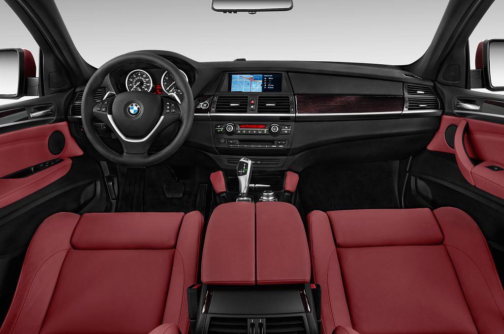 BMW X6 (Baujahr 2015) Xdrive35I 5 Türen Cockpit und Innenraum