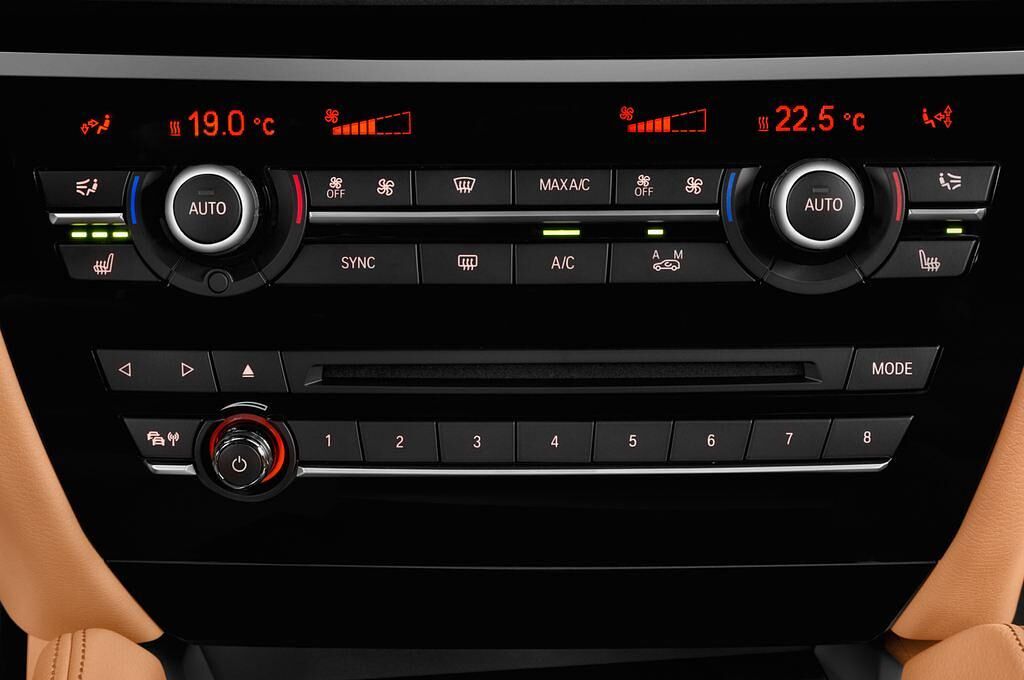 BMW X6 (Baujahr 2015) Xdrive50I 5 Türen Radio und Infotainmentsystem