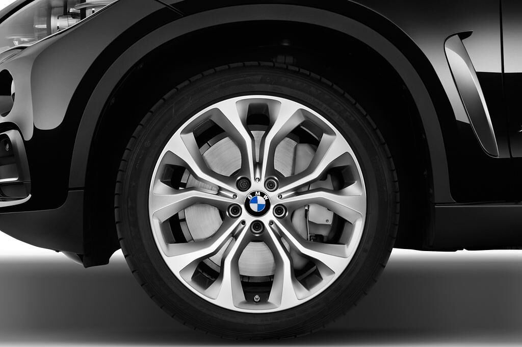 BMW X6 (Baujahr 2015) Xdrive50I 5 Türen Reifen und Felge