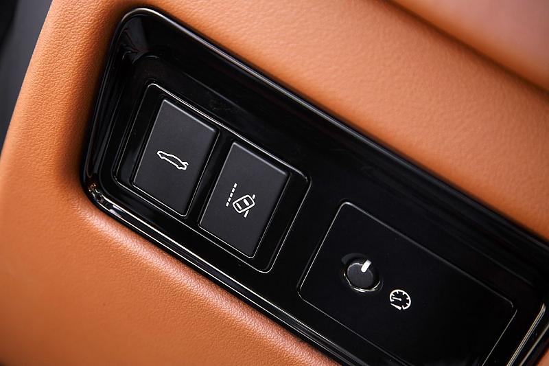 Der neue Jaguar XF hat moderne Assistenzsysteme