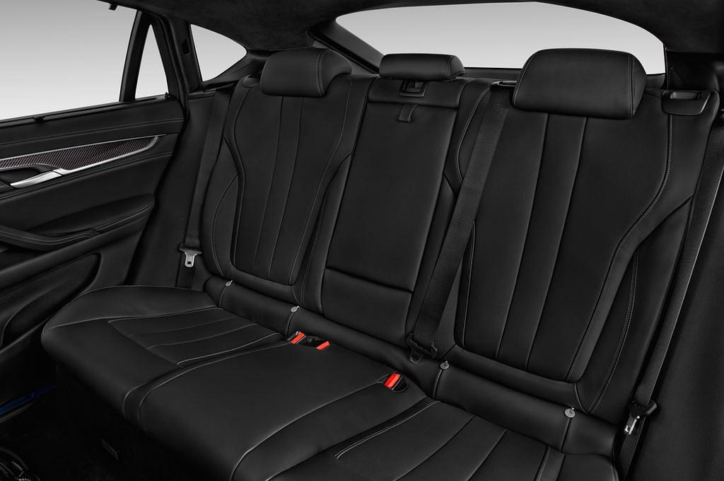 BMW X6 M (Baujahr 2016) M 5 Türen Rücksitze