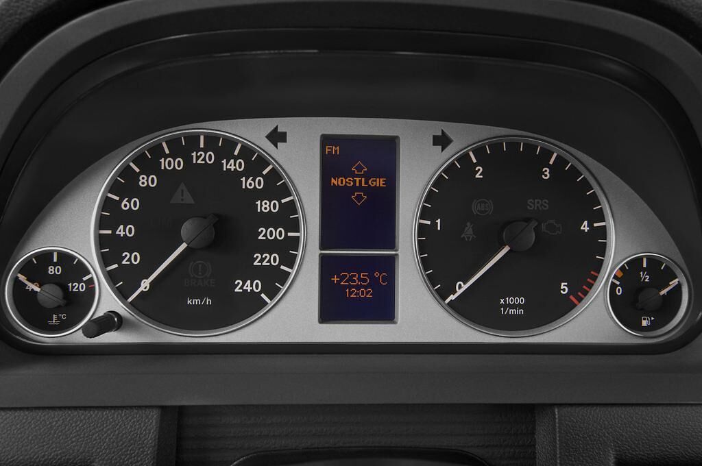 Mercedes A-Class (Baujahr 2011) - 5 Türen Tacho und Fahrerinstrumente
