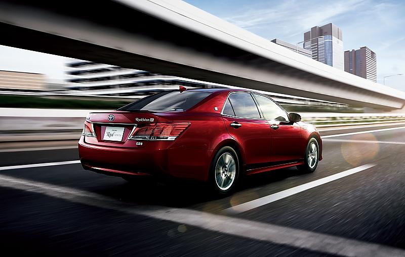 Toyota Crown 2016 - kann sich auch von hinten sehen lassen