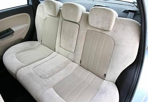 FIAT-Linea-1-4-8V--2007-