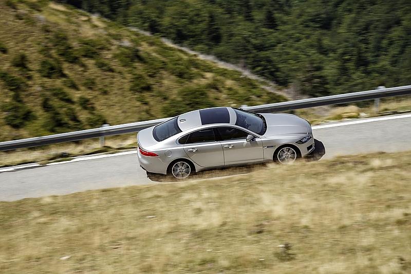 Der Jaguar XF 3.0d entfaltet ab 2.000 U/min seine ganze Kraft
