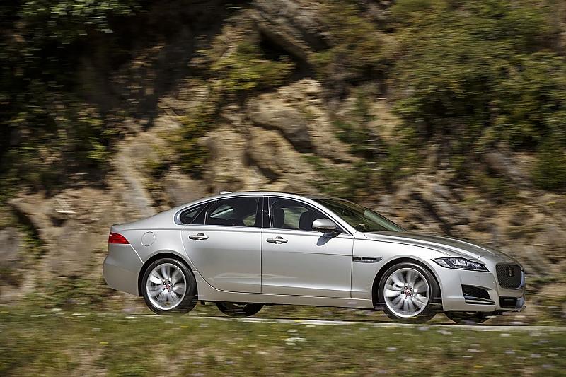 Der Jaguar XF 3.0d wiegt mindestens 1.710 Kilogramm