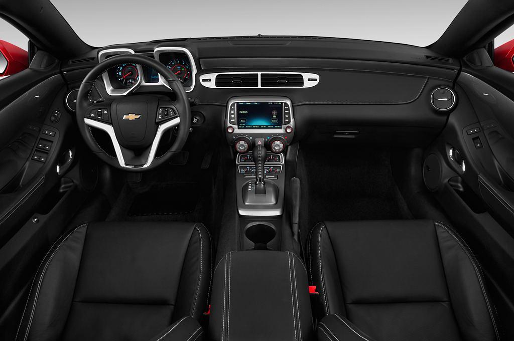 Chevrolet Camaro (Baujahr 2012) - 2 Türen Cockpit und Innenraum