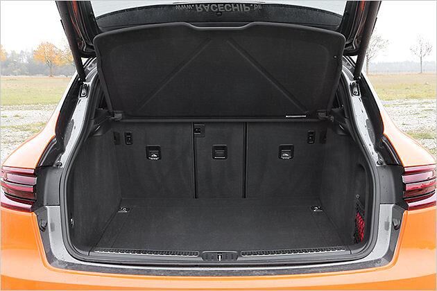 Der Macan-Kofferraum fasst 500 Liter