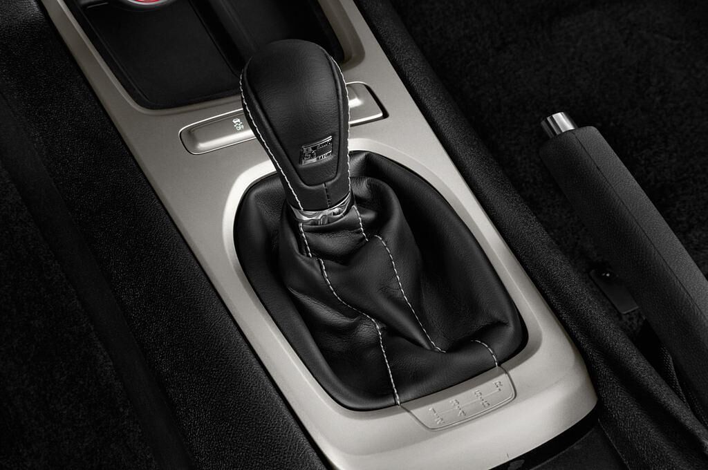 Chevrolet Camaro (Baujahr 2013) - 2 Türen Schalthebel