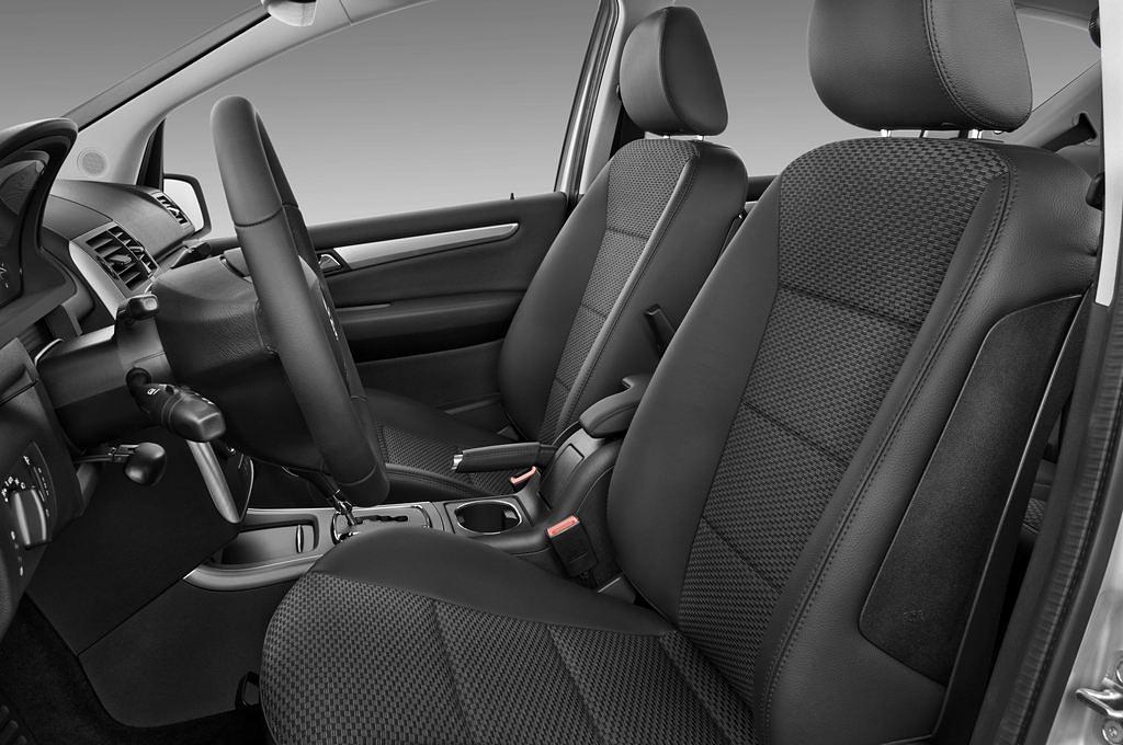 Mercedes A-Class (Baujahr 2011) Avantgarde 5 Türen Vordersitze