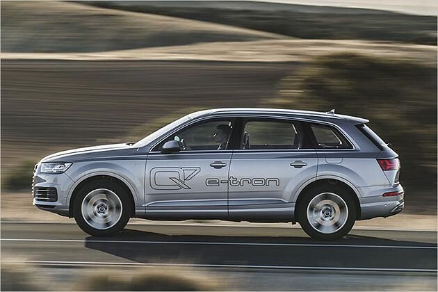 Die neue Q7-Generation wurde deutlich leichter, doch die Hybridtechnik gleicht es wieder aus