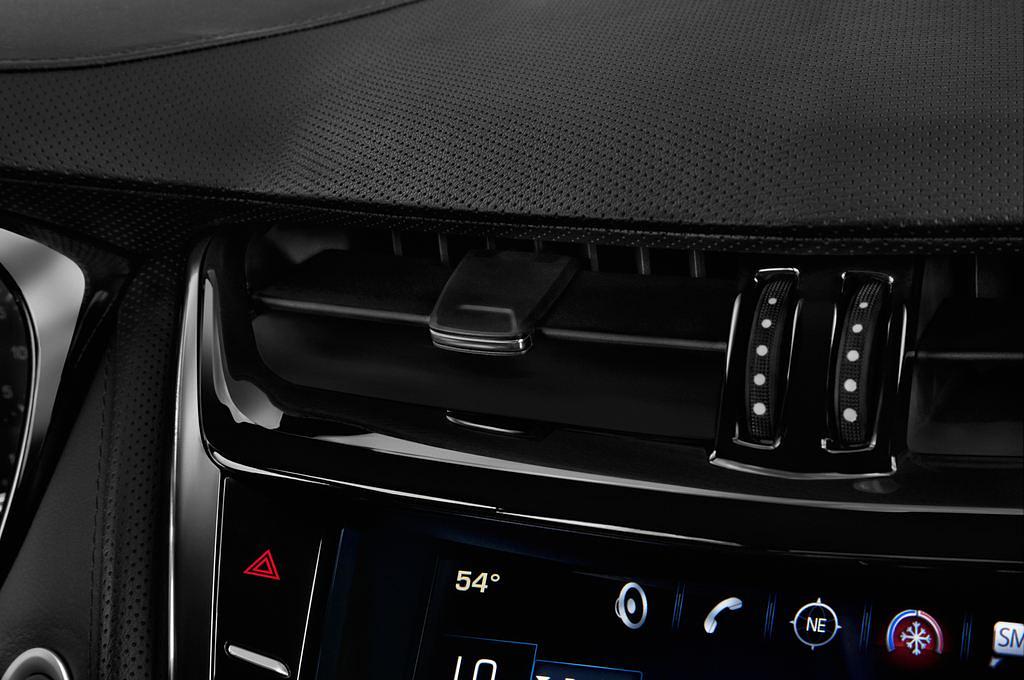 Cadillac CTS V (Baujahr 2016) V 4 Türen Lüftung