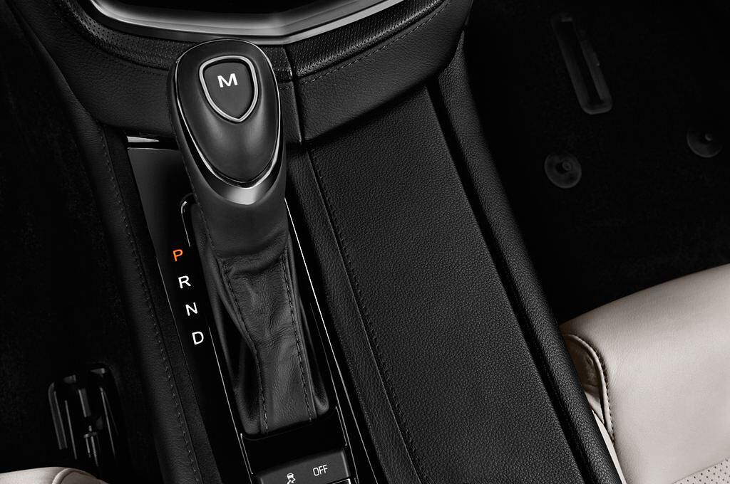 Cadillac CTS V (Baujahr 2016) V 4 Türen Schalthebel