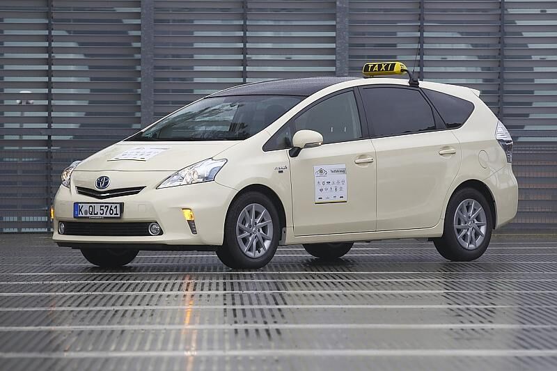 Toyota Prius Plus Taxi