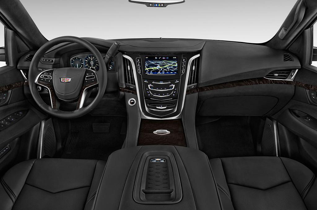 Cadillac Escalade (Baujahr 2016) Platinum 5 Türen Cockpit und Innenraum
