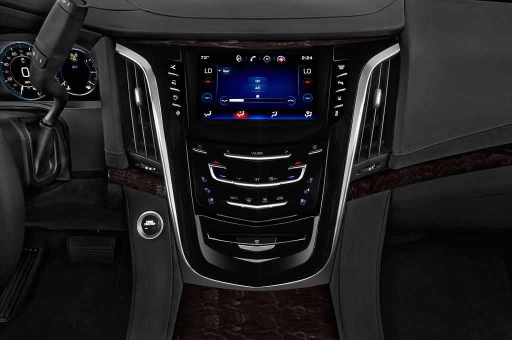 Cadillac Escalade (Baujahr 2016) Platinum 5 Türen Temperatur und Klimaanlage