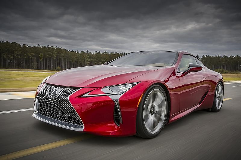 Lexus LC 500 - wird von einem 473 PS starken V8-Motor angetrieben