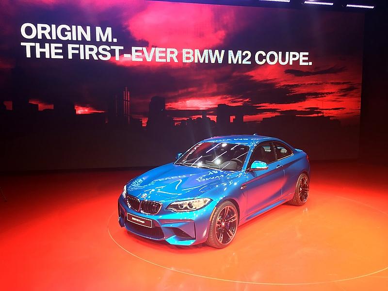 BMW M2 mit 370 PS und dicken Backen