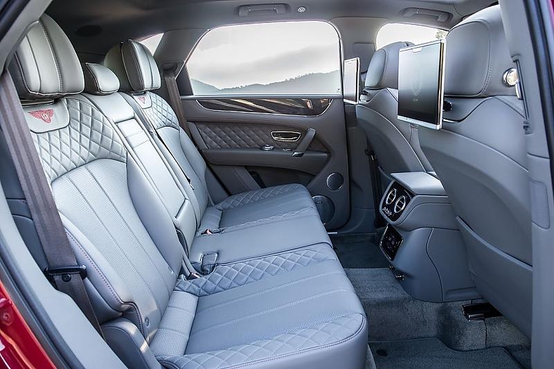 Bentley Bentayga W12 - viel Platz auch im Fond