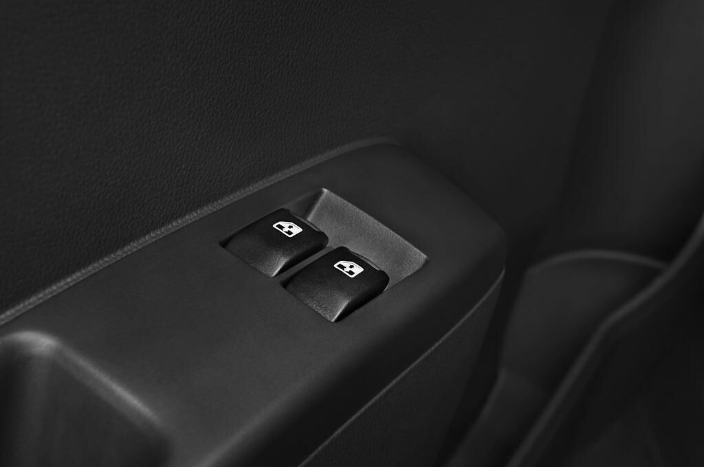 Chevrolet Spark (Baujahr 2011) LS 5 Türen Bedienungselemente Tür