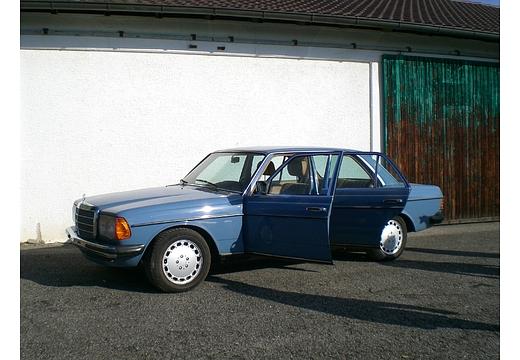 Mercedes-Benz W 123 Limousine (1975–1986)